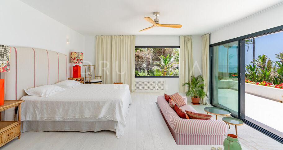 Gerenoveerde villa aan het strand in Casasola