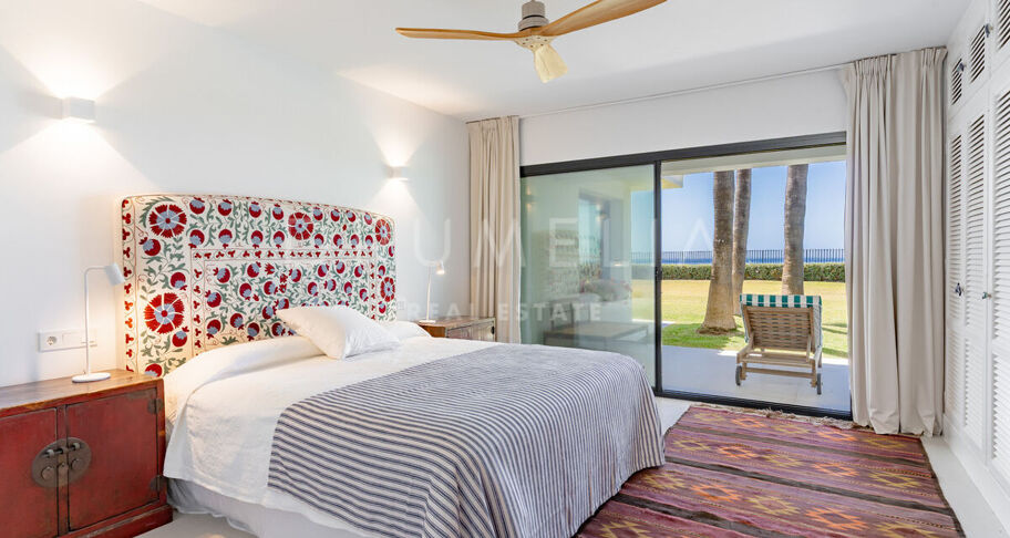 Gerenoveerde villa aan het strand in Casasola