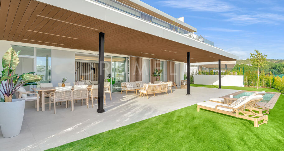 Eksepsjonell bolig med 4 soverom og privat basseng i Santa Clara Homes
