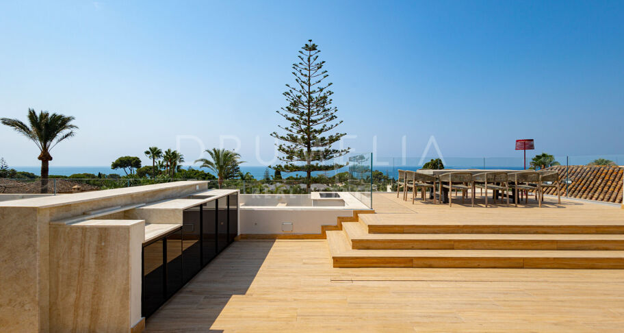 Villa te koop in Los Monteros Playa, Marbella Oost