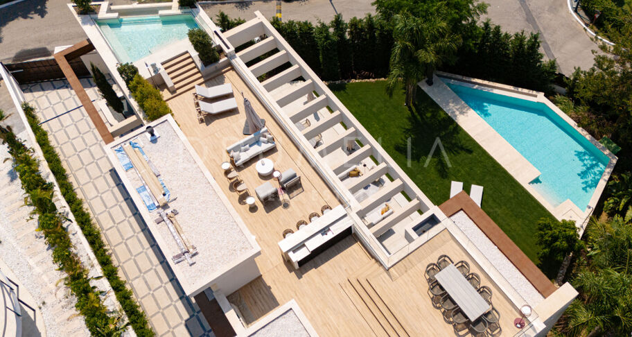 Villa te koop in Los Monteros Playa, Marbella Oost