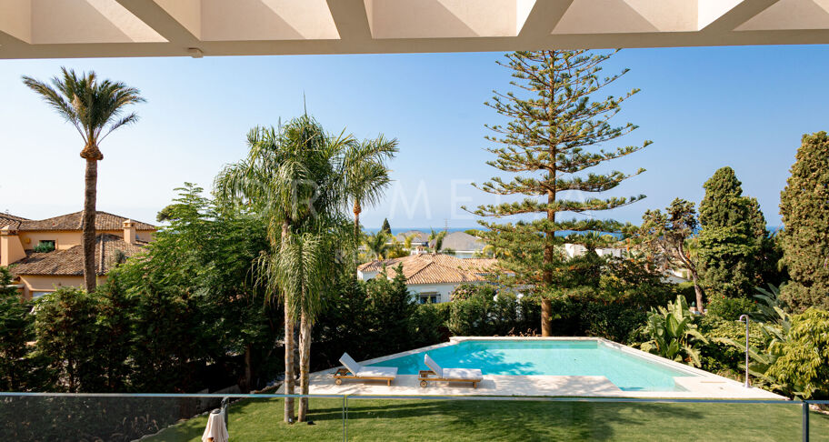 Villa te koop in Los Monteros Playa, Marbella Oost