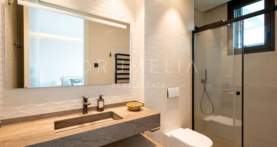 Villa te koop in Los Monteros Playa, Marbella Oost