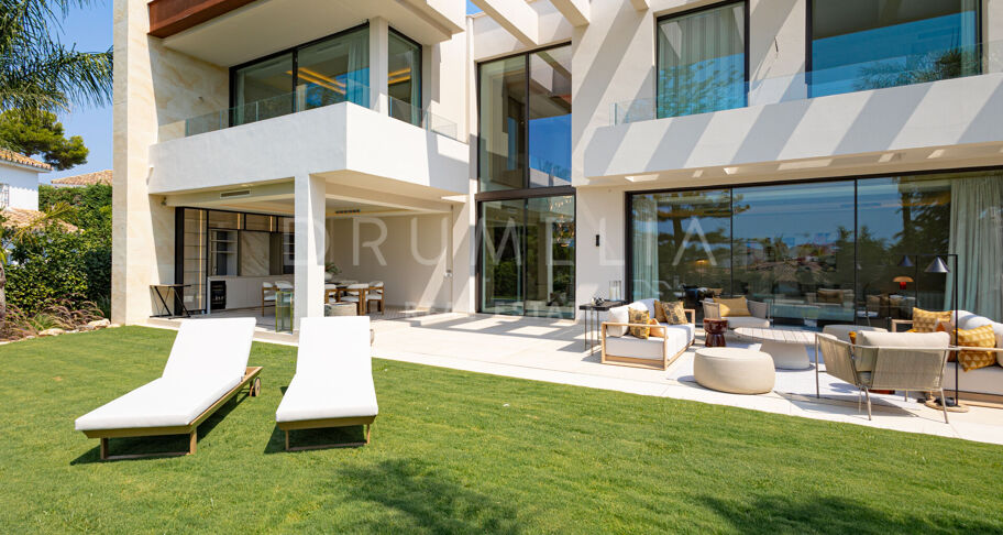 Villa te koop in Los Monteros Playa, Marbella Oost