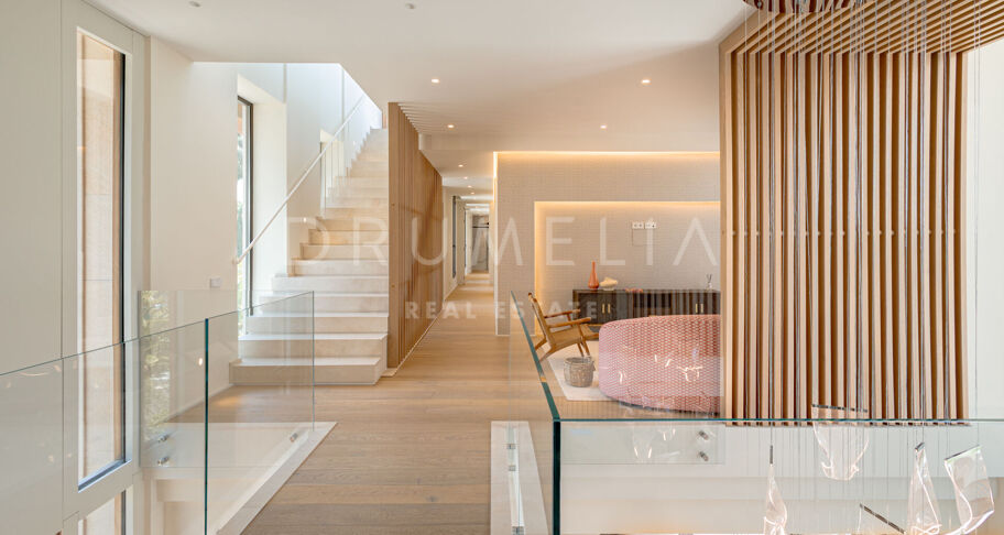 Villa te koop in Los Monteros Playa, Marbella Oost