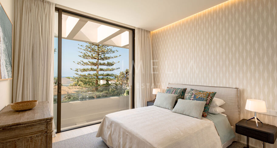 Villa te koop in Los Monteros Playa, Marbella Oost