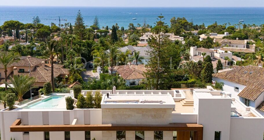 Villa te koop in Los Monteros Playa, Marbella Oost
