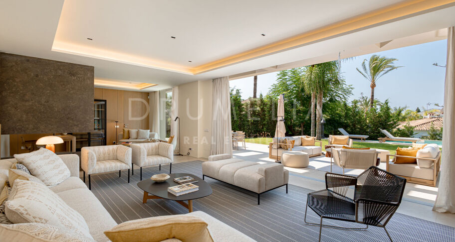 Villa te koop in Los Monteros Playa, Marbella Oost
