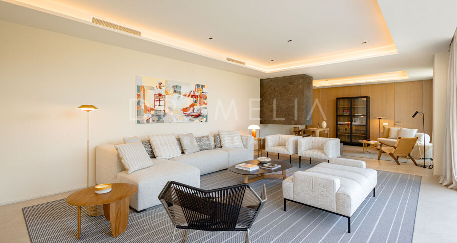 Villa te koop in Los Monteros Playa, Marbella Oost
