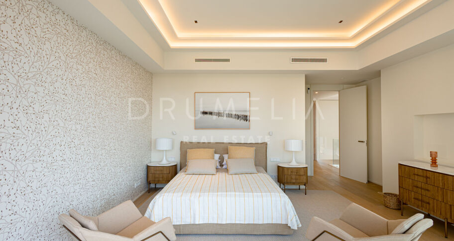 Villa te koop in Los Monteros Playa, Marbella Oost