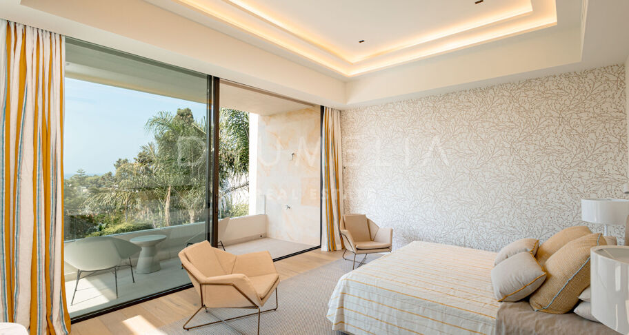 Villa te koop in Los Monteros Playa, Marbella Oost