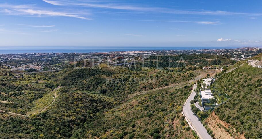 Villa contemporánea en Real de La Quinta con vistas panorámicas al mar