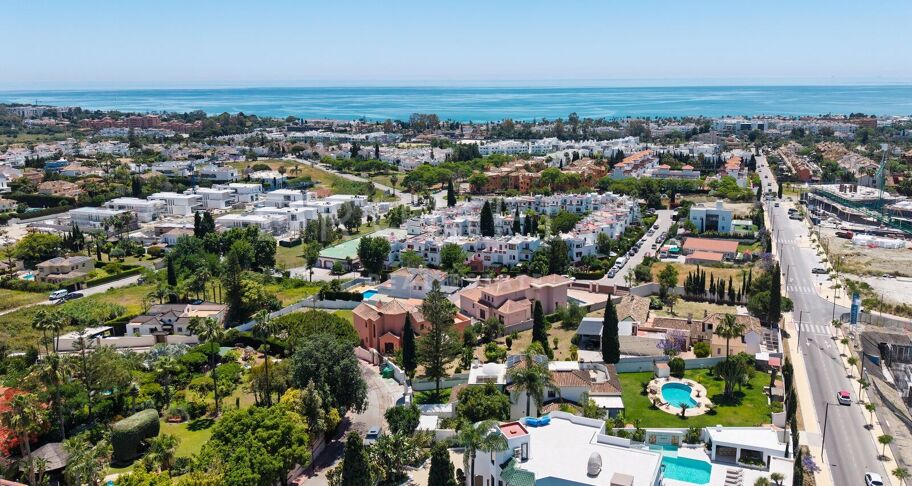 Nowa willa z sześcioma sypialniami w Bel Air, Estepona East