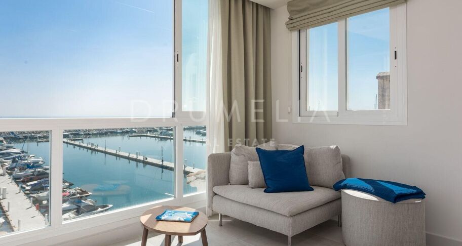 Wohnung in erster Linie in Puerto Banús mit Panoramablick auf den Yachthafen