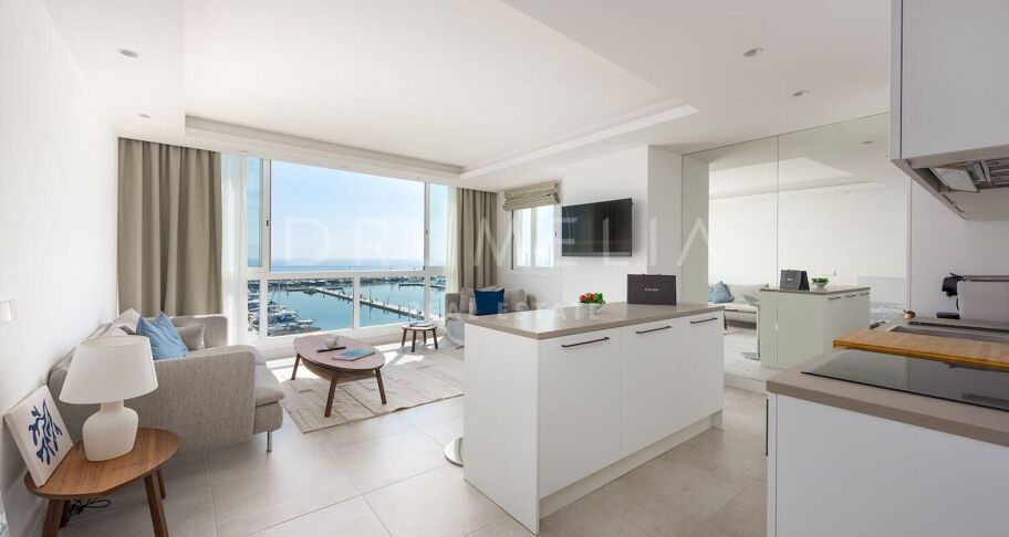 Wohnung in erster Linie in Puerto Banús mit Panoramablick auf den Yachthafen