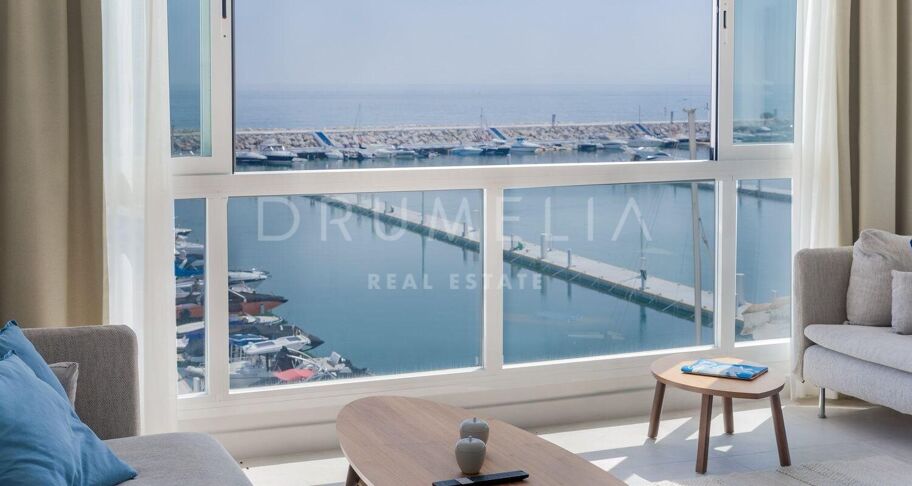 Wohnung in erster Linie in Puerto Banús mit Panoramablick auf den Yachthafen