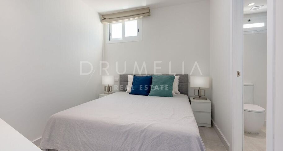 Wohnung in erster Linie in Puerto Banús mit Panoramablick auf den Yachthafen