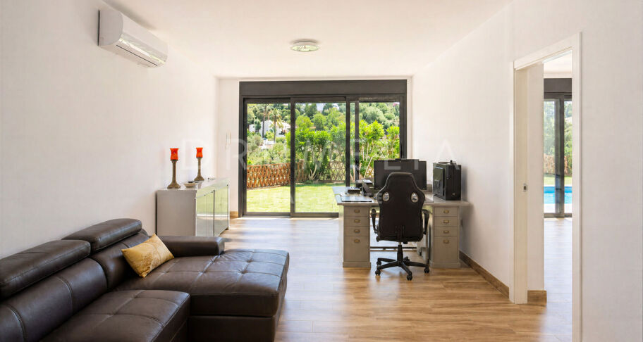 Renovated villa in El Rosario with private pool and open views