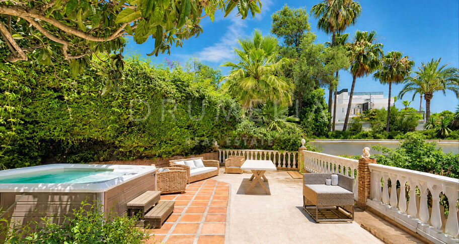 Renovated villa in El Rosario with private pool and open views