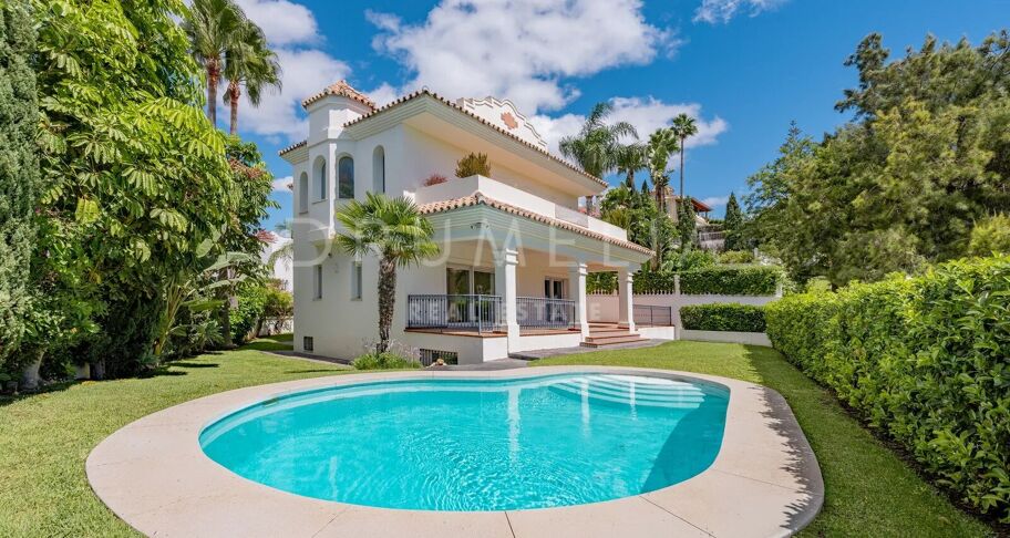 Frontline Golf Villa in Guadalmina, Marbella
