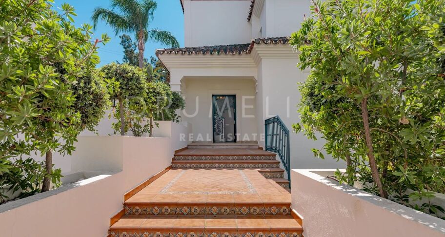 Frontline Golf Villa in Guadalmina, Marbella
