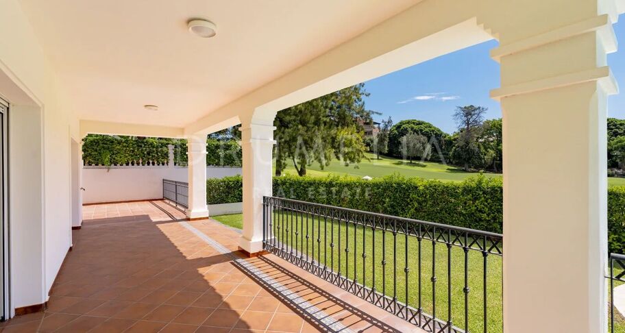 Frontline Golf Villa in Guadalmina, Marbella
