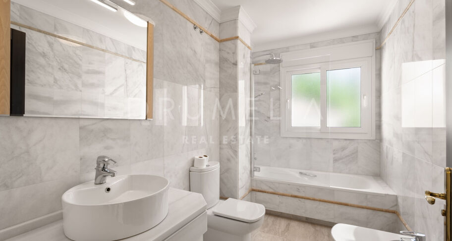 Frontline Golf Villa in Guadalmina, Marbella