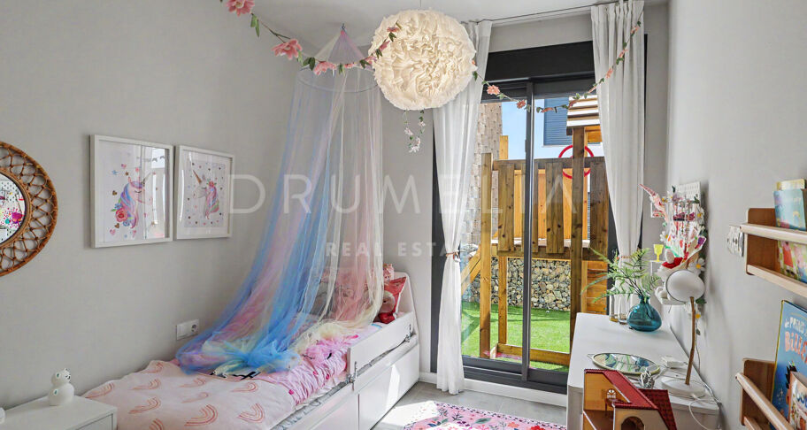 Modern Semi-Detached Villa in Riviera del Sol with Private Garden and Sea and Mountain Views