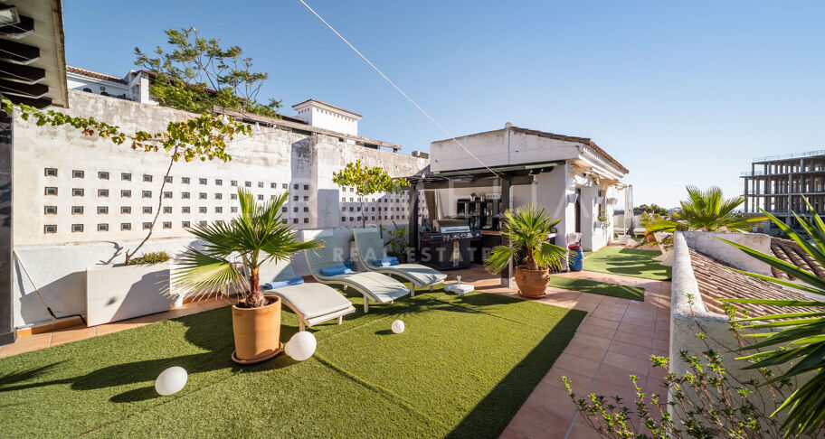 Penthouse mit Panoramablick auf das Meer in Casares