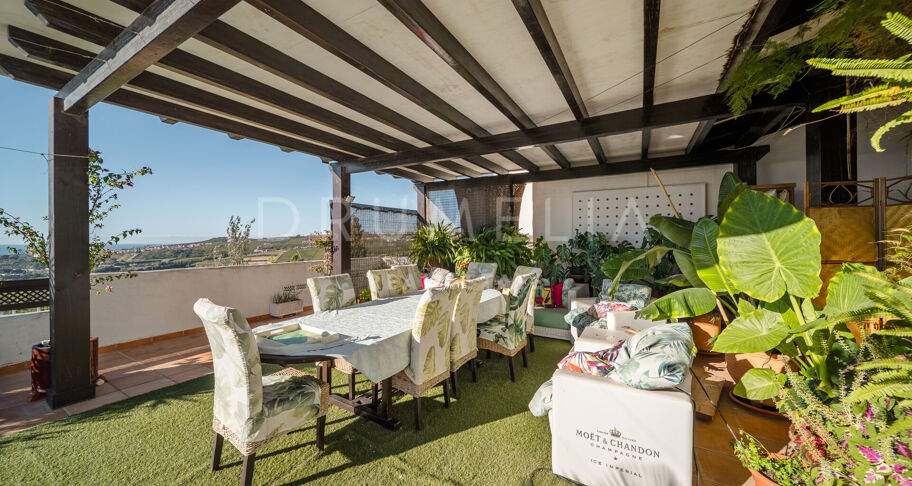 Penthouse mit Panoramablick auf das Meer in Casares