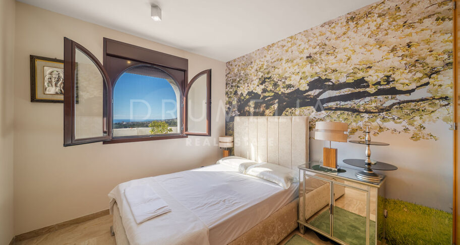 Penthouse mit Panoramablick auf das Meer in Casares