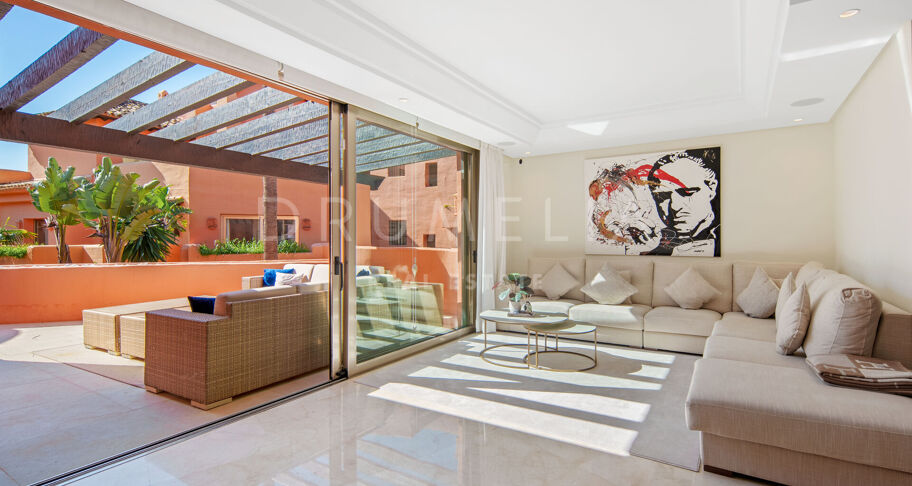 Duplex-Penthouse mit Meerblick in La Morera, Marbella East