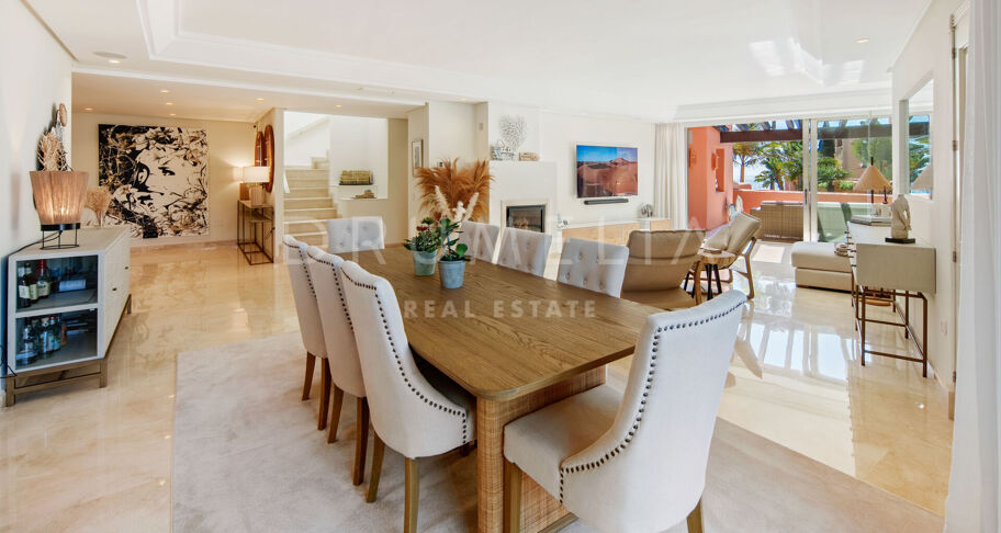 Duplex-Penthouse mit Meerblick in La Morera, Marbella East