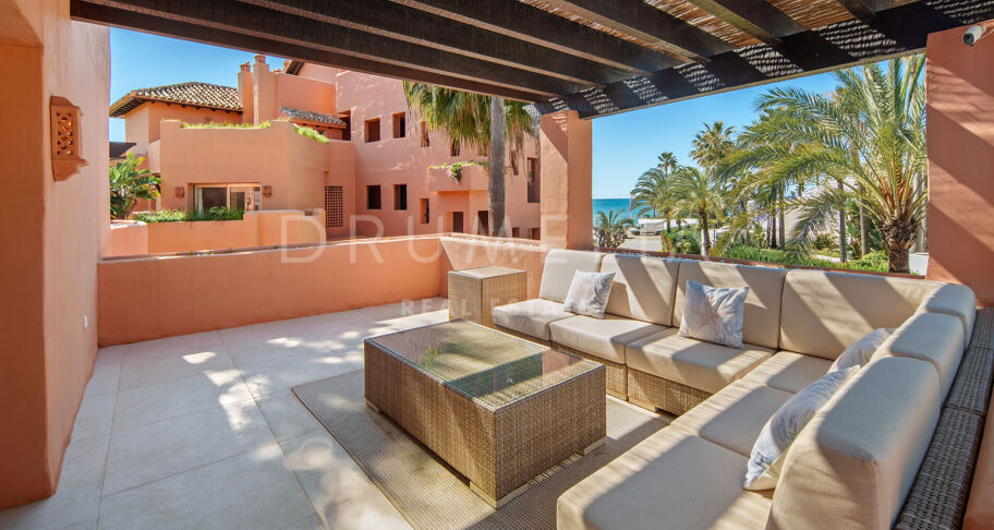 Duplex-Penthouse mit Meerblick in La Morera, Marbella East