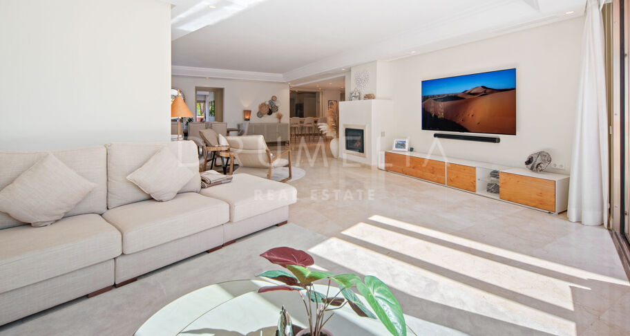 Duplex-Penthouse mit Meerblick in La Morera, Marbella East