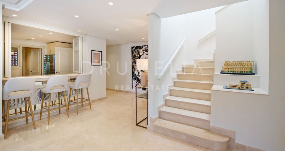 Duplex-Penthouse mit Meerblick in La Morera, Marbella East