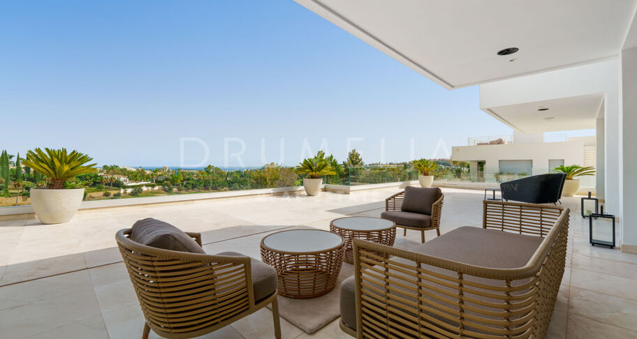 Villa contemporaine en première ligne de golf à Nueva Andalucía