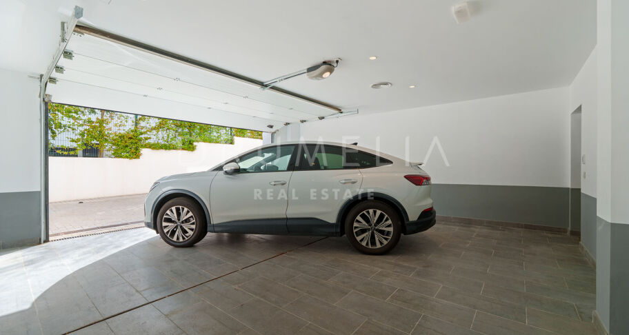 Villa contemporaine en première ligne de golf à Nueva Andalucía