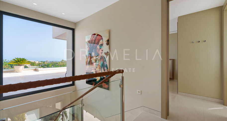 Villa contemporaine en première ligne de golf à Nueva Andalucía