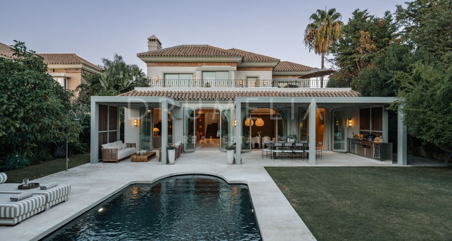 Villa rénovée à Golf Valley avec spa et salle de sport à Nueva Andalucía