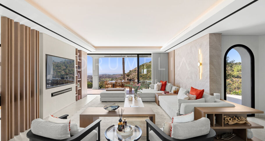 Villa in Los Arqueros, Benahavís with Sea, Mountain and Golf Views