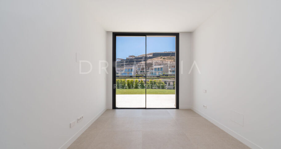 Villa contemporánea en Benahavís con vistas panorámicas al mar