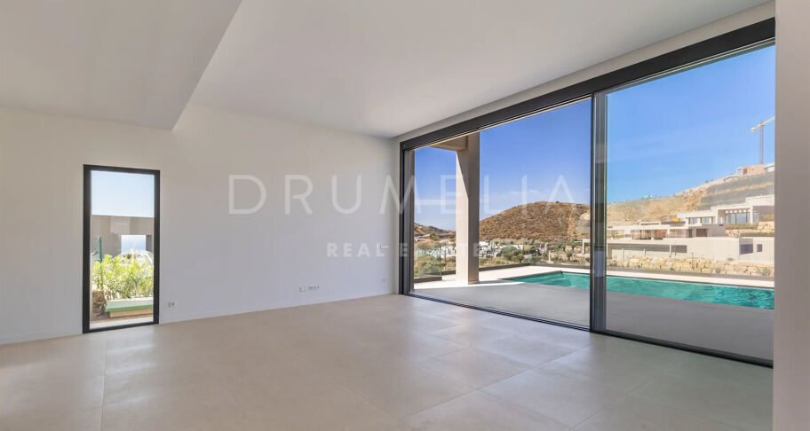 Villa contemporánea en Benahavís con vistas panorámicas al mar