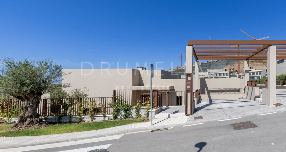 Villa contemporánea en Benahavís con vistas panorámicas al mar