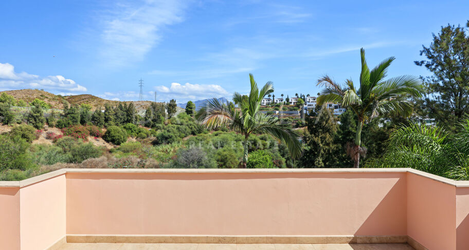Villa en première ligne de golf à La Alquería avec vues panoramiques sur la mer