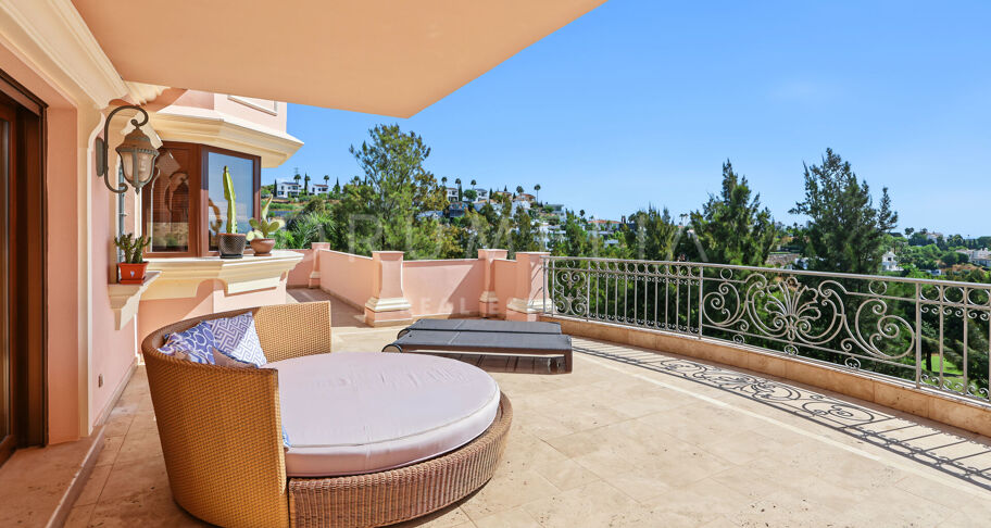 Villa en première ligne de golf à La Alquería avec vues panoramiques sur la mer