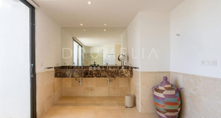 Duplex penthouse à Los Flamingos avec vue mer et piscine privée