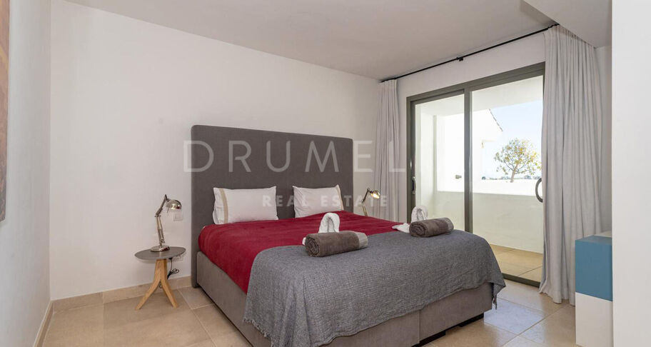 Duplex penthouse à Los Flamingos avec vue mer et piscine privée