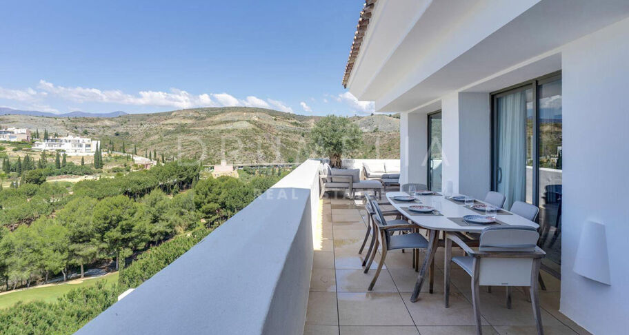 Duplex penthouse à Los Flamingos avec vue mer et piscine privée