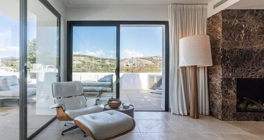 Duplex penthouse à Los Flamingos avec vue mer et piscine privée